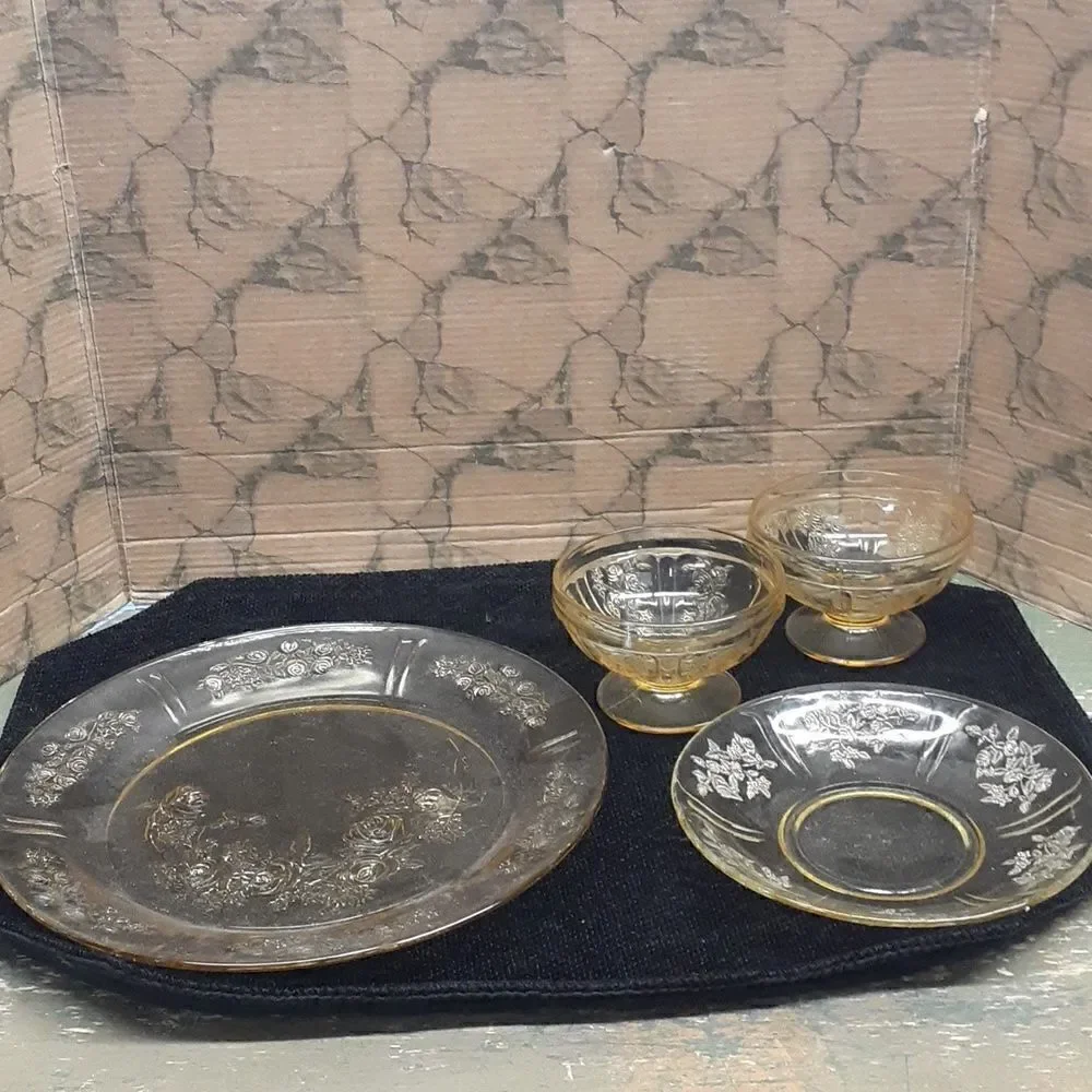4 Vtg. Federal depression glass Sharon Cabbage Rose plate, snack pl , 2 sherbert